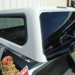 2015-2020, FORD F150 5.5' Bed. Camper Shell. It has Blackk Headliner, Front Solid Window and Side Windoors - /