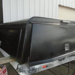 2015-2020 FORD F150 6.5' Bed. Camper Shell. ​It has Passenger / Driver toolbox - /