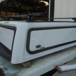 2019-2021, FORD RANGER 6' Bed. Camper Shell. It has Yakima Rack and Dual Windoors - /