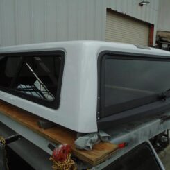 2019+ CHEVY SILVERADO 5.8' Bed. Camper Shell - /